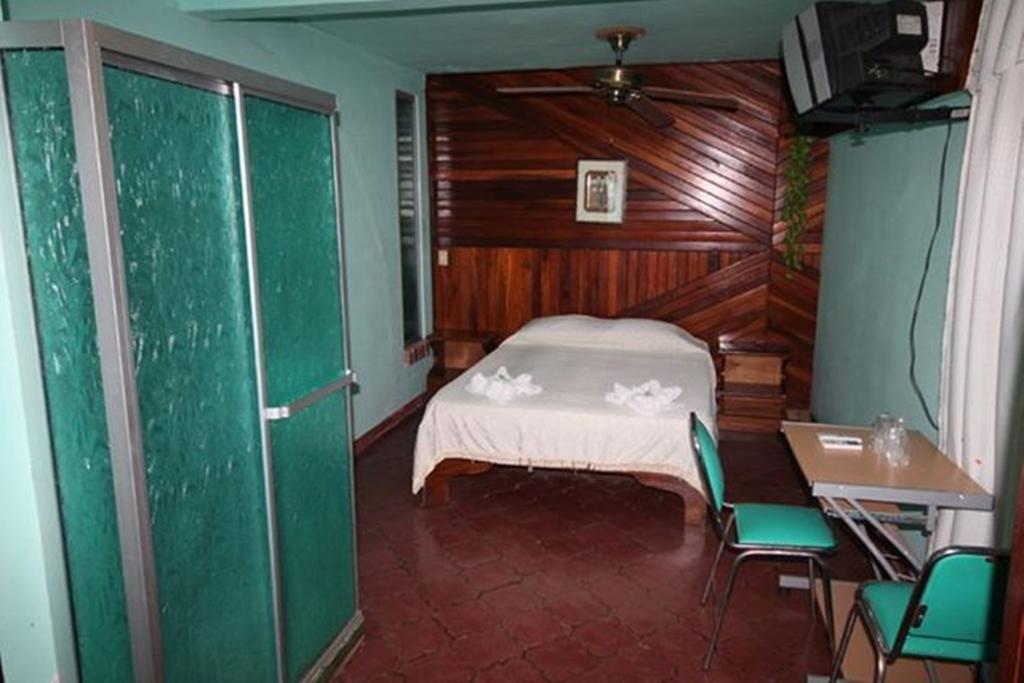 Hotel Jackie'S House Puntarenas Habitación foto